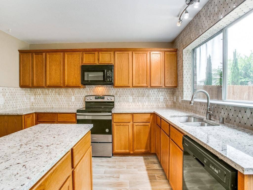 2117 Arthur Street, McKinney, TX 75071 SIDE VIEW OF KITCHEN!