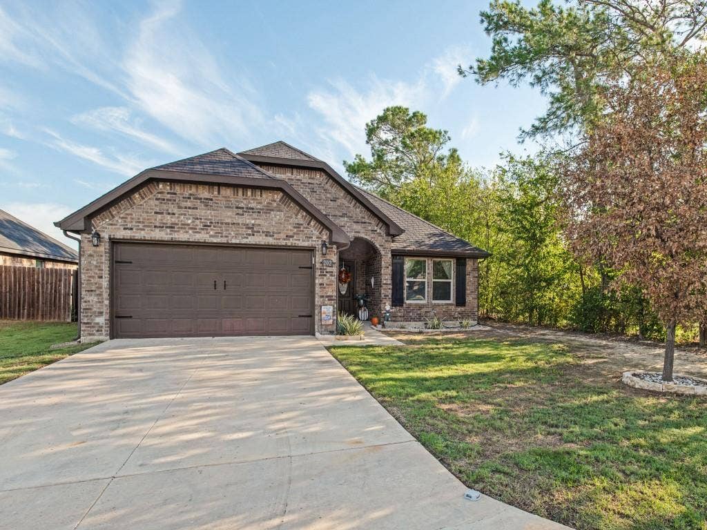 202 Virginia Drive, Palmer, TX 75152 202 Virginia Drive, Palmer, TX 75152
