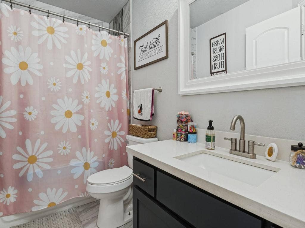 202 Virginia Drive, Palmer, TX 75152 202 Virginia Drive, Palmer, TX 75152