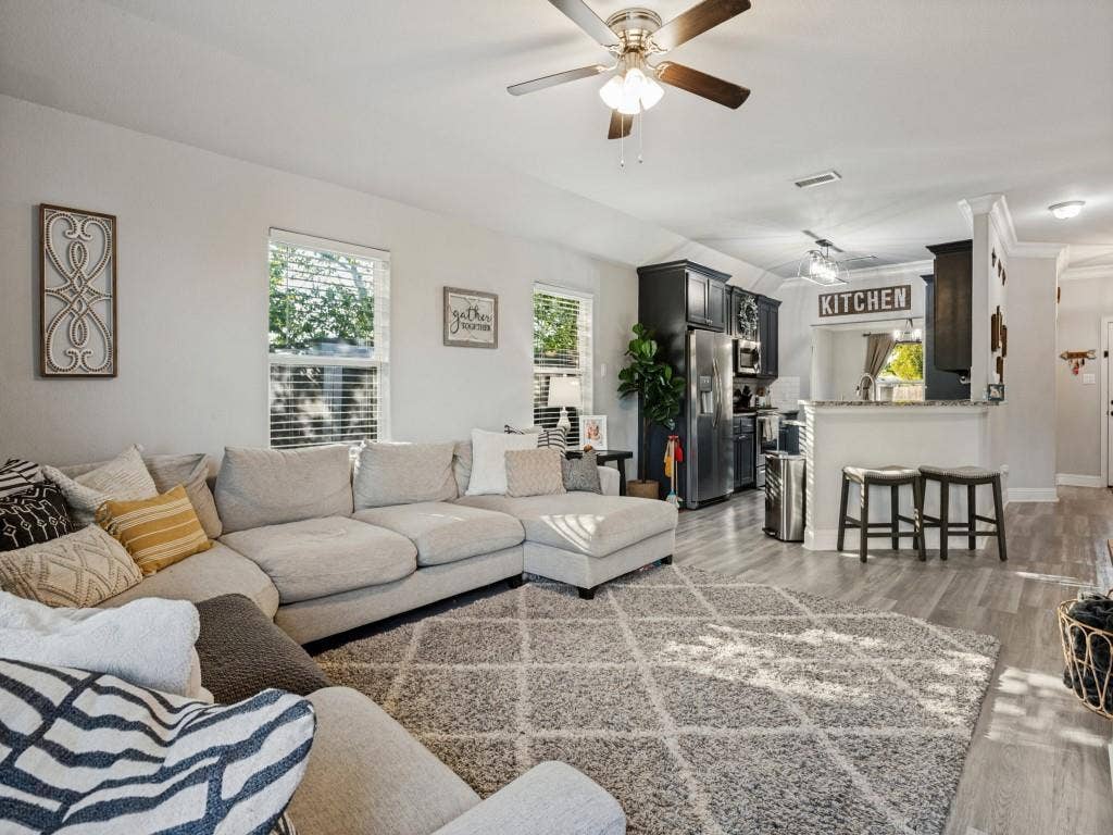 202 Virginia Drive, Palmer, TX 75152 202 Virginia Drive, Palmer, TX 75152