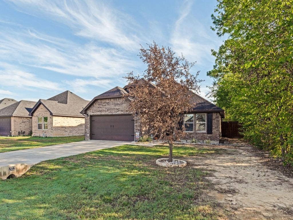 202 Virginia Drive, Palmer, TX 75152 202 Virginia Drive, Palmer, TX 75152