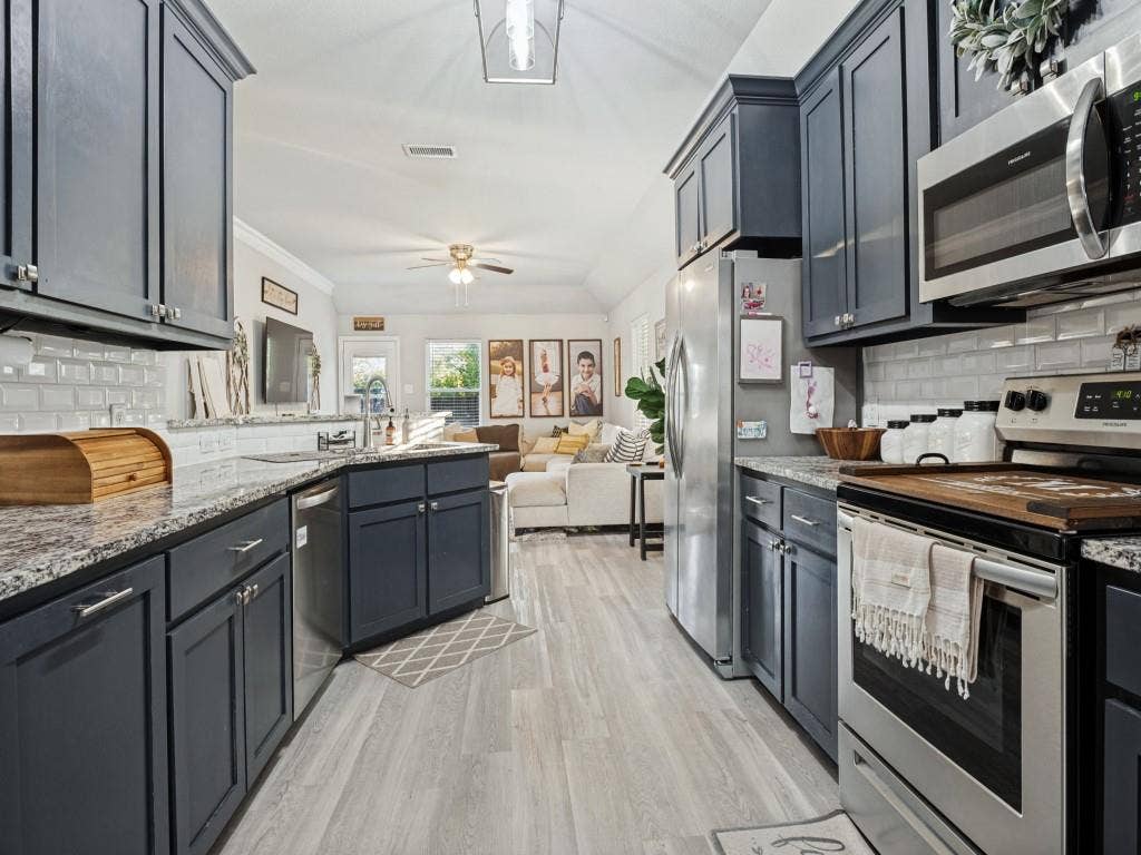 202 Virginia Drive, Palmer, TX 75152 202 Virginia Drive, Palmer, TX 75152