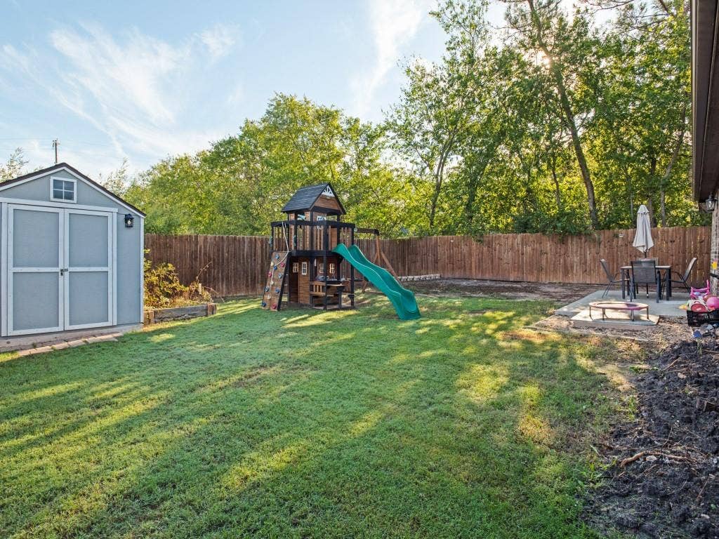 202 Virginia Drive, Palmer, TX 75152 202 Virginia Drive, Palmer, TX 75152