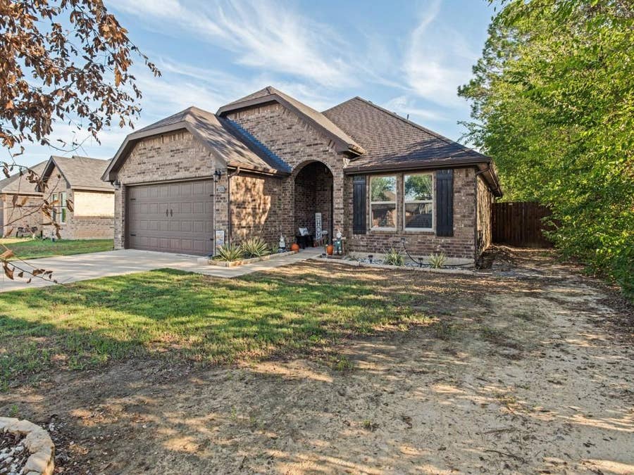 Property photo for 202 Virginia Drive, Palmer, TX
