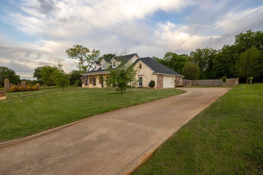 101 Thames, Bullard, TX 75757 101 Thames, Bullard, TX 75757
