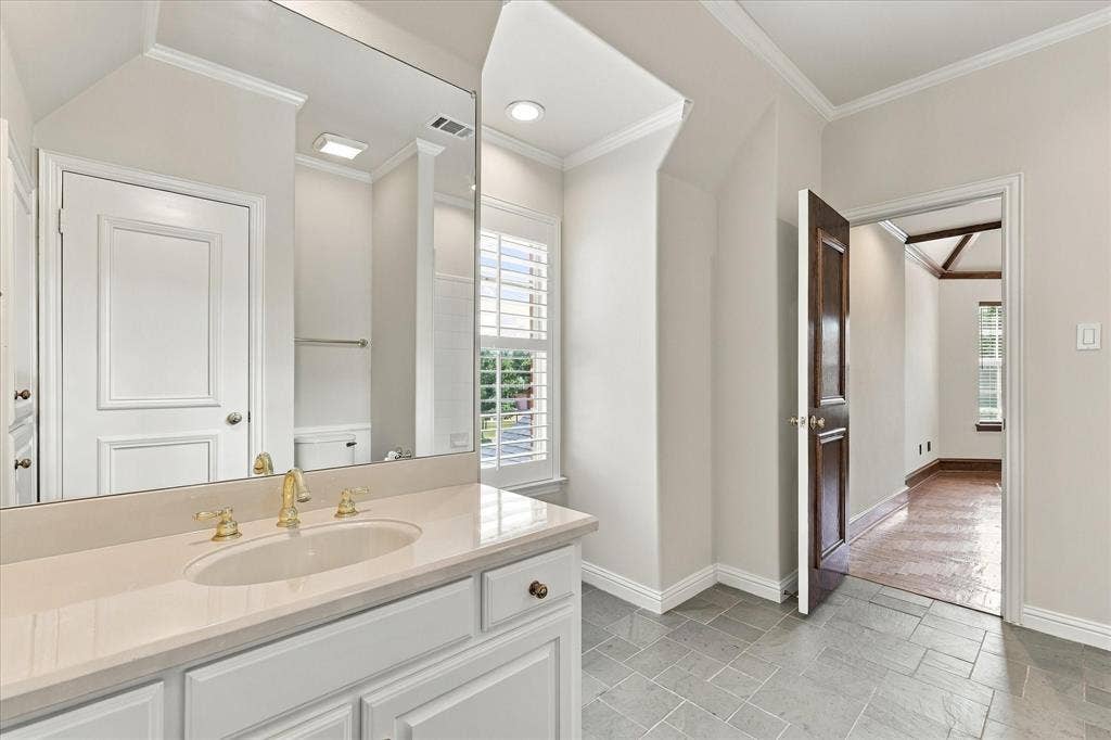 2104 Sutton Place, Plano, TX 75093 2104 Sutton Place, Plano, TX 75093