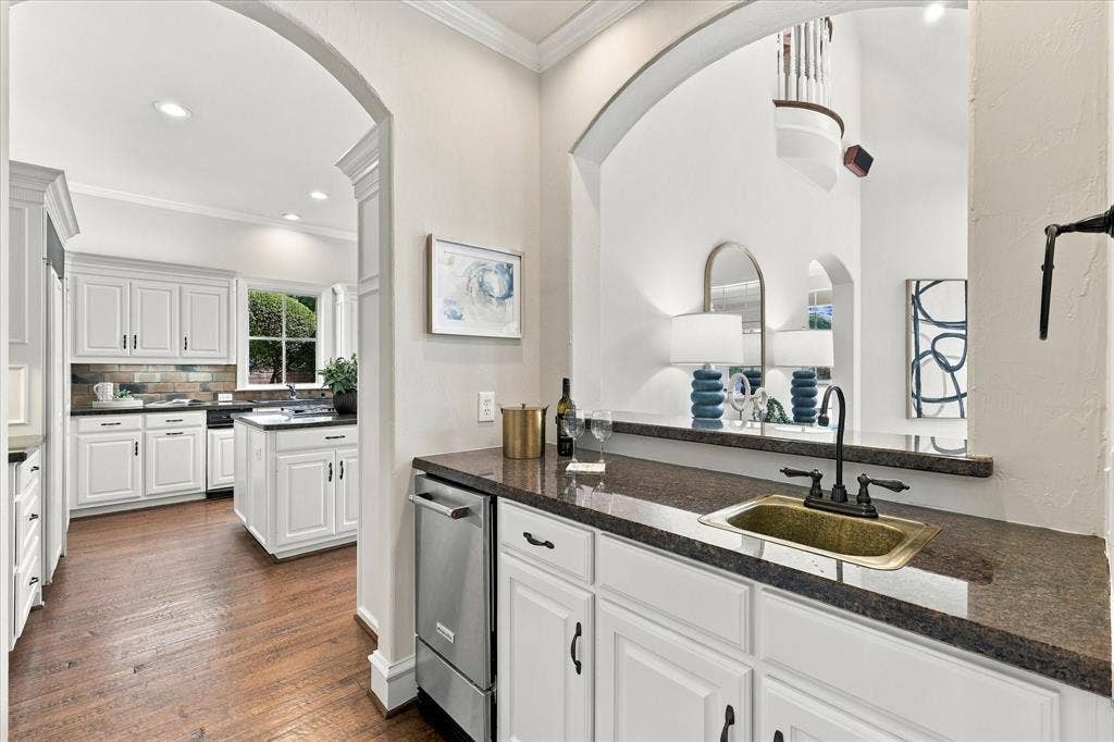 2104 Sutton Place, Plano, TX 75093 2104 Sutton Place, Plano, TX 75093