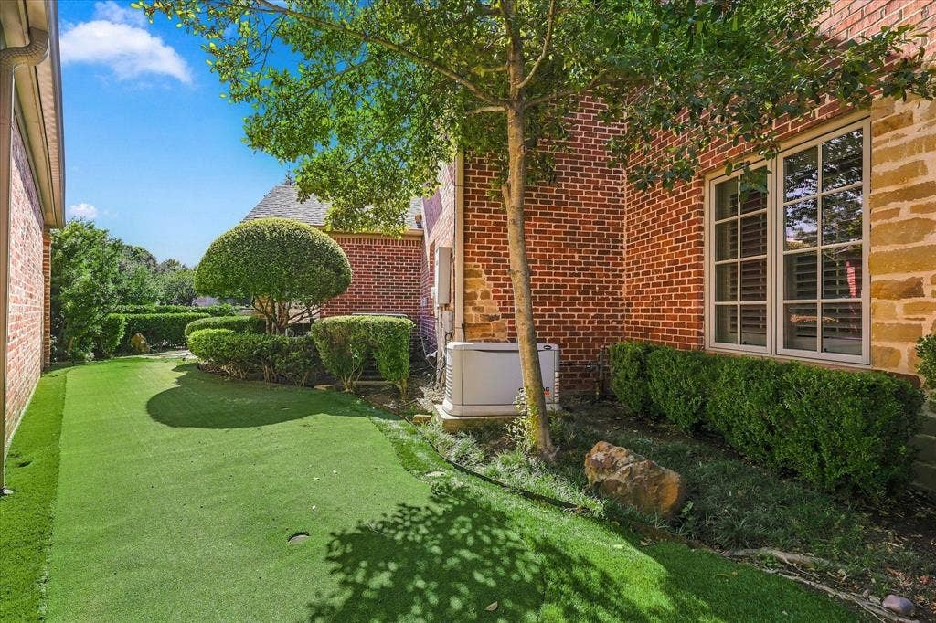 2104 Sutton Place, Plano, TX 75093 2104 Sutton Place, Plano, TX 75093