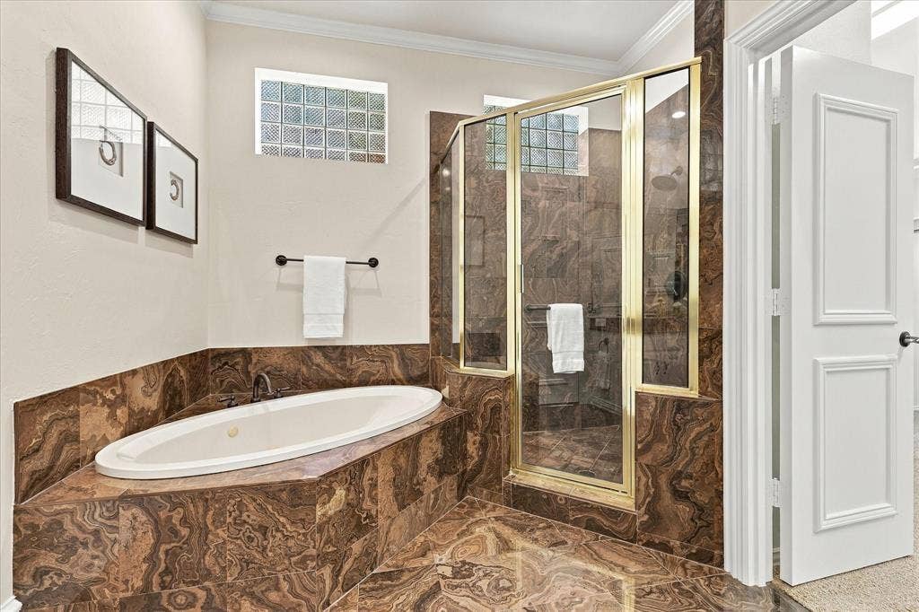 2104 Sutton Place, Plano, TX 75093 2104 Sutton Place, Plano, TX 75093