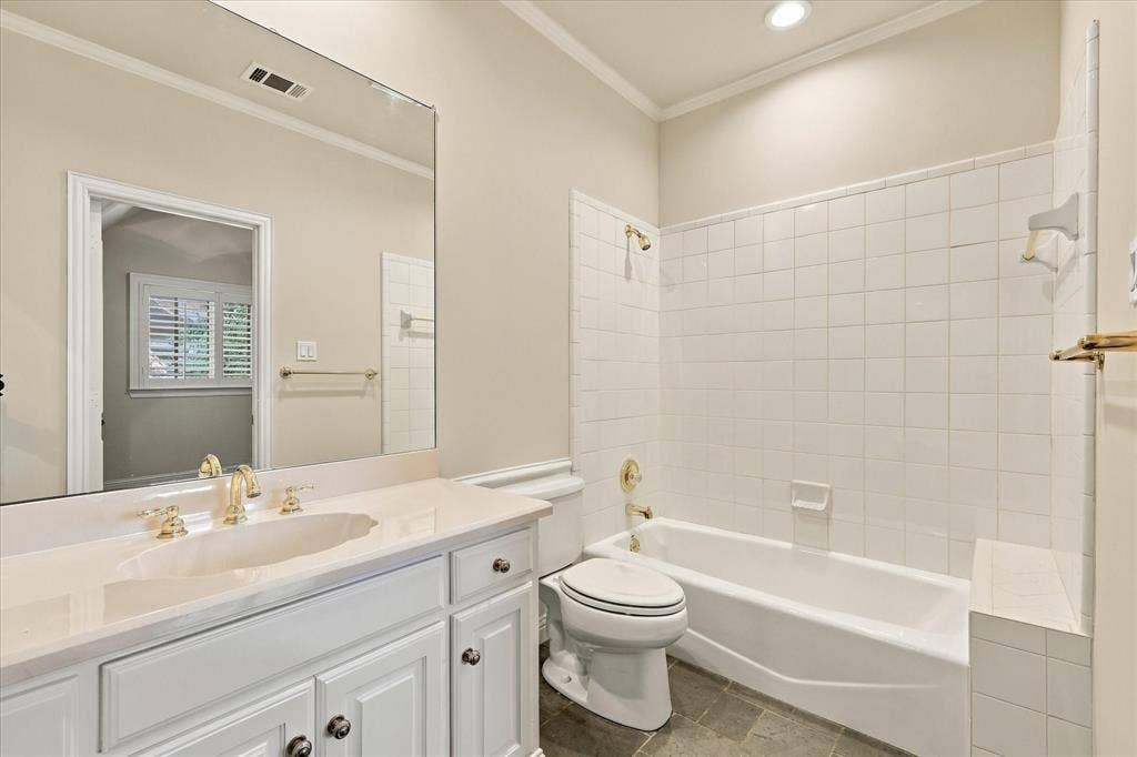 2104 Sutton Place, Plano, TX 75093 2104 Sutton Place, Plano, TX 75093