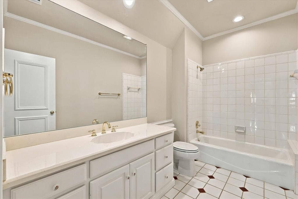 2104 Sutton Place, Plano, TX 75093 2104 Sutton Place, Plano, TX 75093