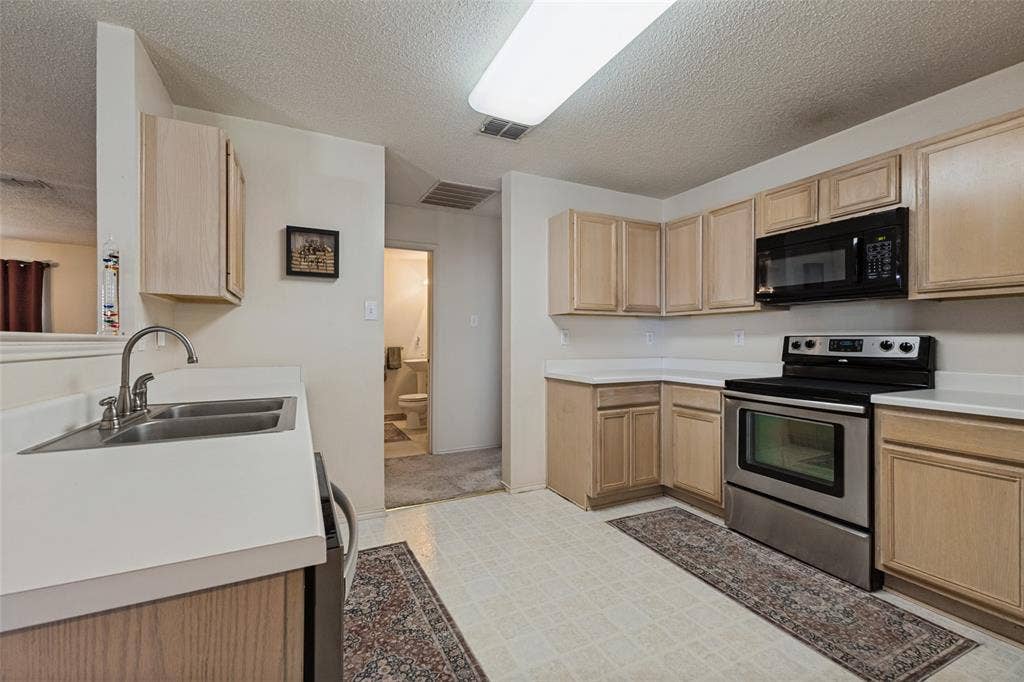 Electric smooth top range with built in microwave