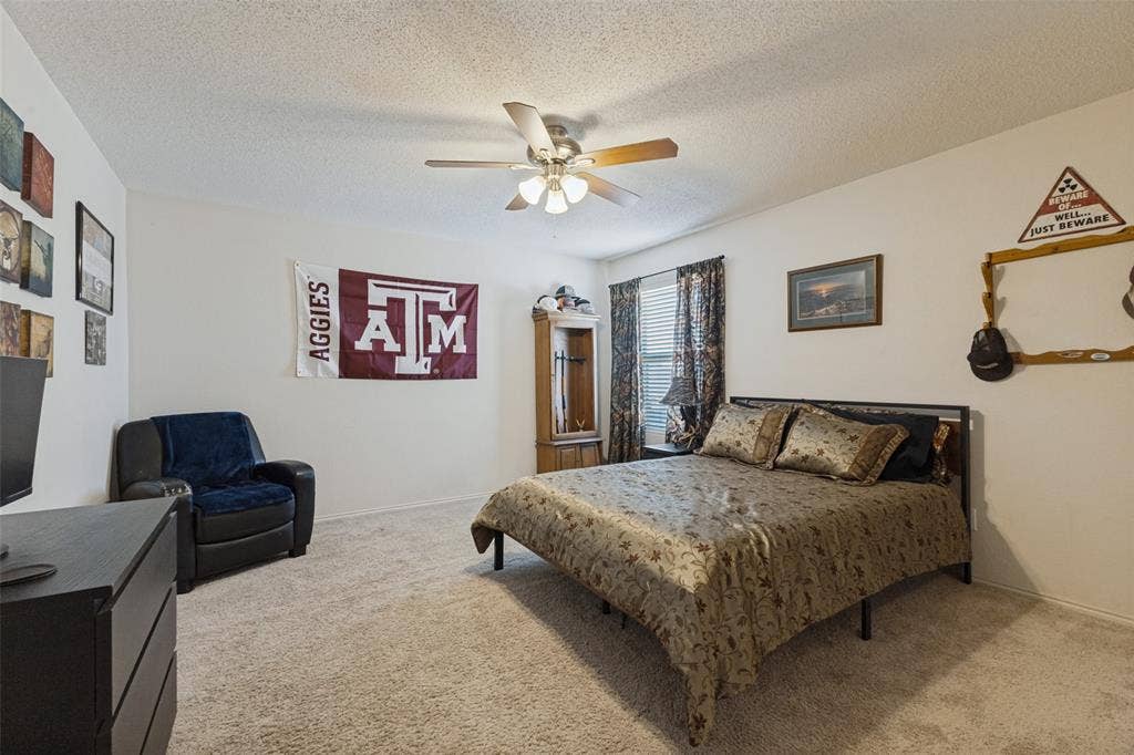 Another great size bedroom up