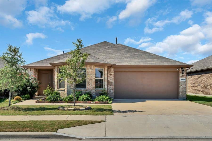 Property photo for 16617 Porterfield Lane, Justin, TX