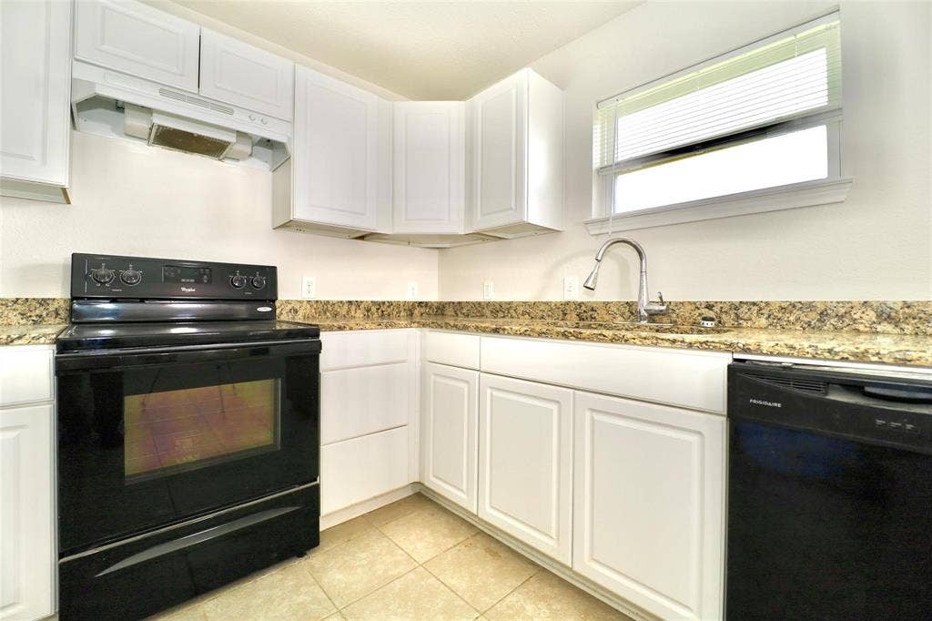 1526 Hillcrest Street, Mesquite, TX 75149 1526 Hillcrest Street, Mesquite, TX 75149