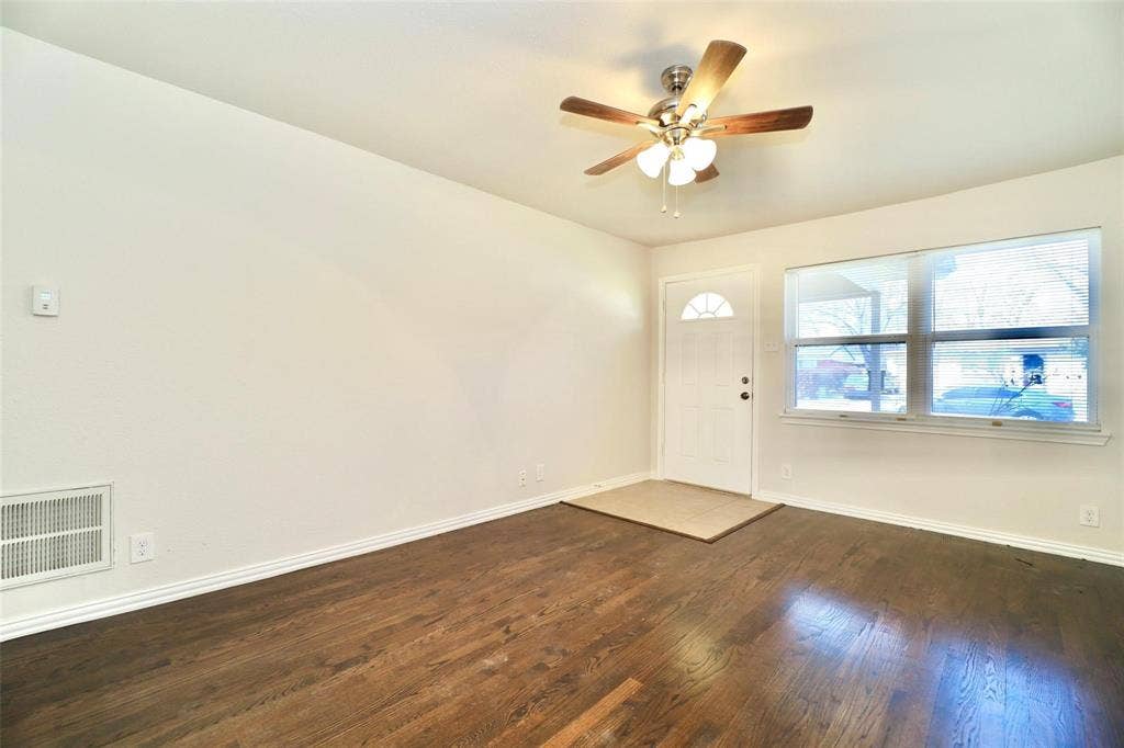 1526 Hillcrest Street, Mesquite, TX 75149 1526 Hillcrest Street, Mesquite, TX 75149
