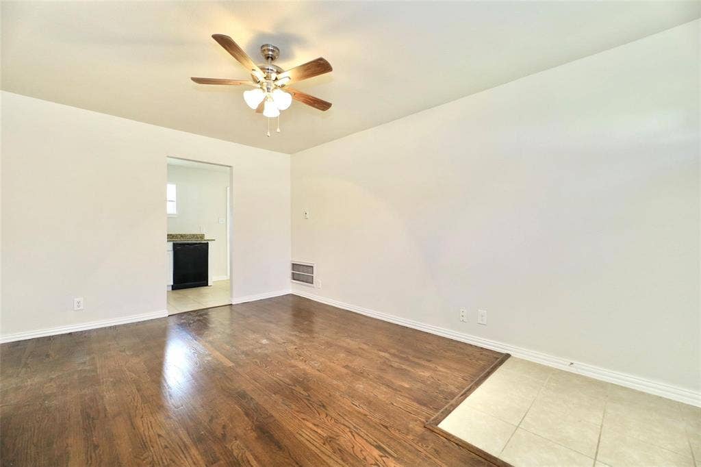 1526 Hillcrest Street, Mesquite, TX 75149 1526 Hillcrest Street, Mesquite, TX 75149