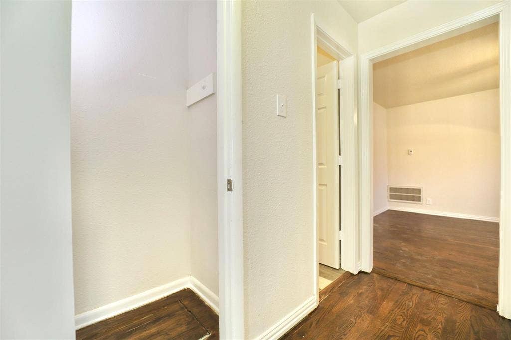 1526 Hillcrest Street, Mesquite, TX 75149 1526 Hillcrest Street, Mesquite, TX 75149