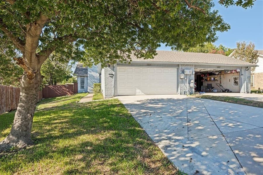 Property photo for 2205 Heritage Circle, Carrollton, TX
