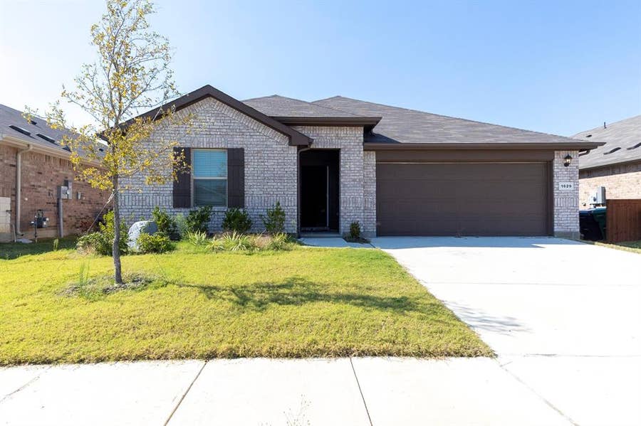 Property photo for 1629 Cansler, Krum, TX