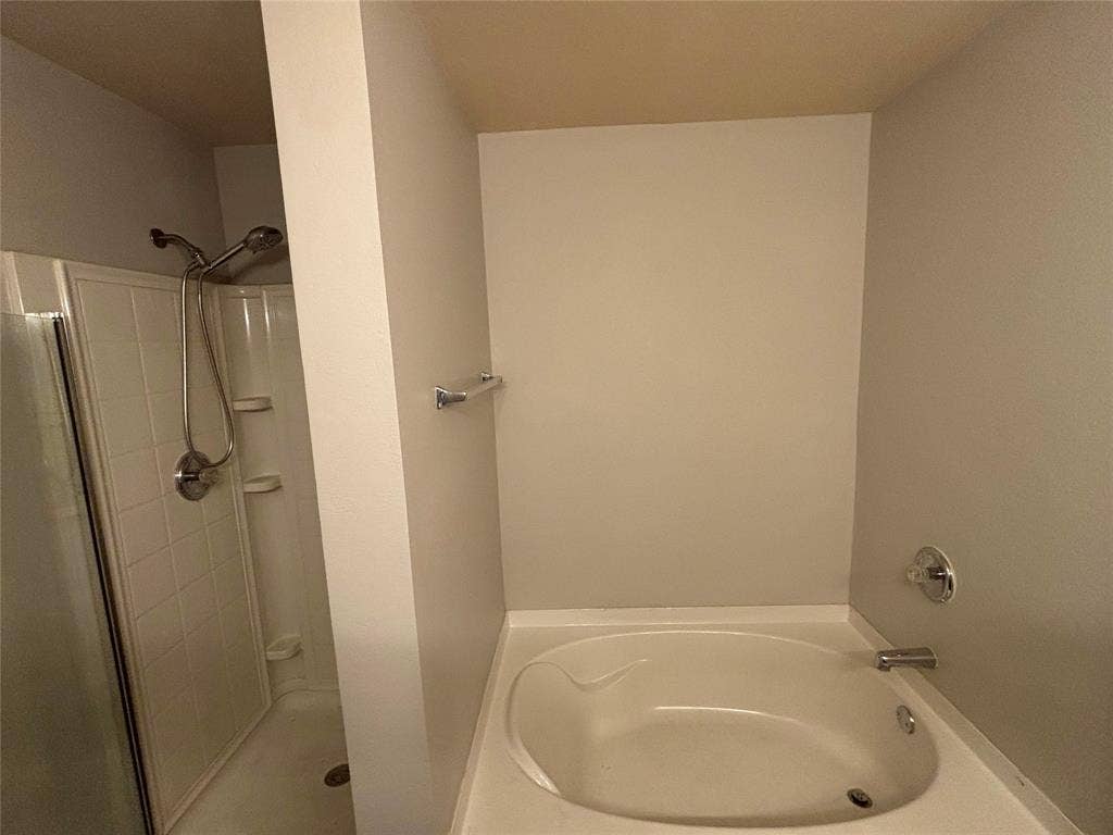 2733 Ingram Circle, Mesquite, TX 75181 2733 Ingram Circle, Mesquite, TX 75181