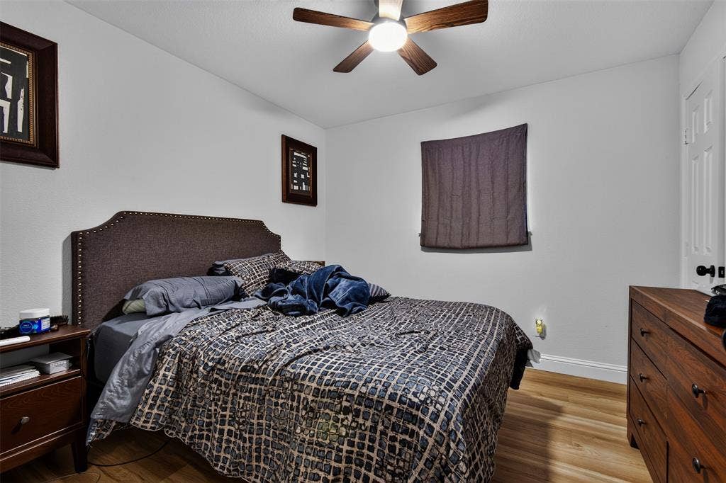 8642 Barclay Street, Dallas, TX 75227 8642 Barclay Street, Dallas, TX 75227