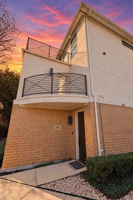 2606 Shelby Avenue, #206, Dallas, TX 75219 2606 Shelby Avenue, #206, Dallas, TX 75219
