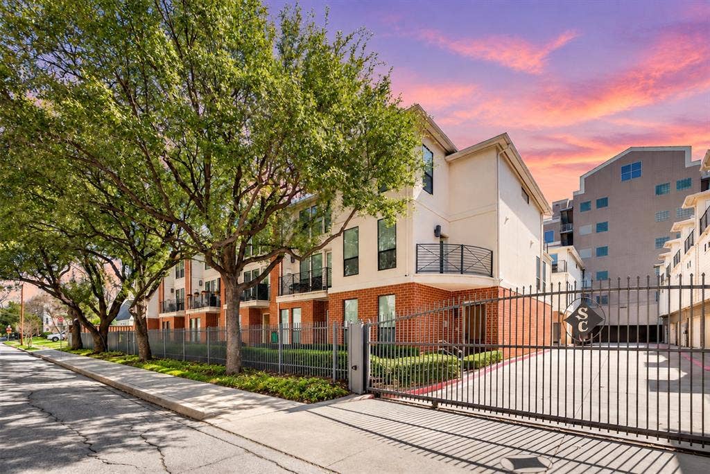 2606 Shelby Avenue, #206, Dallas, TX 75219 2606 Shelby Avenue, #206, Dallas, TX 75219
