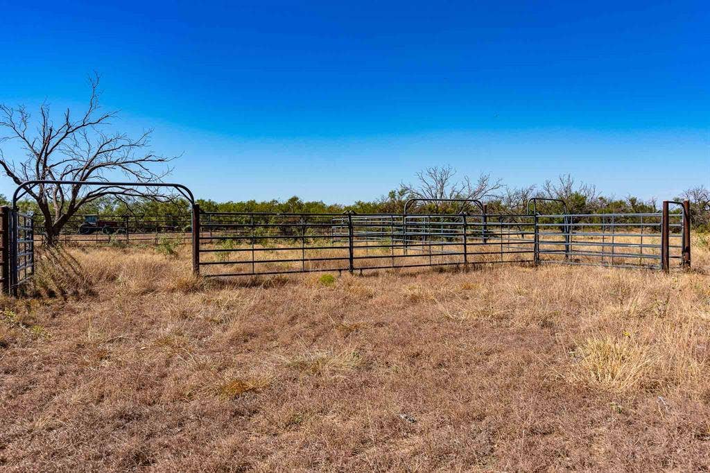 1 County Road 163, Lueders, TX 79533