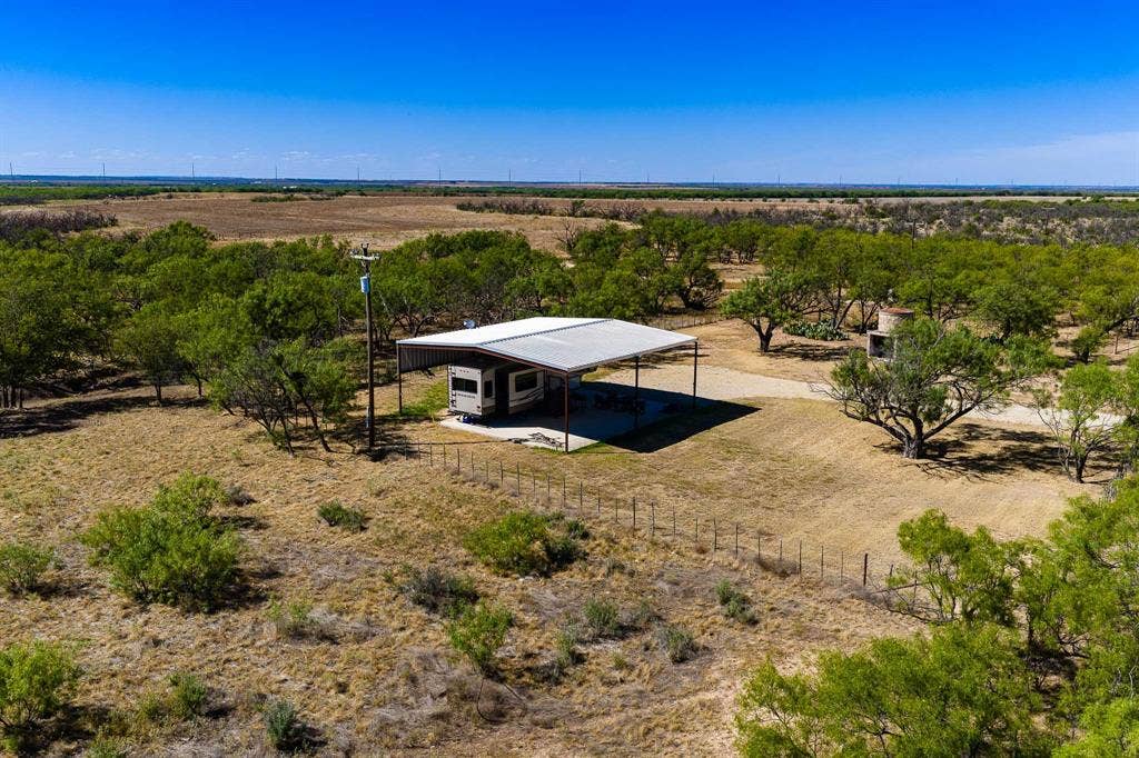 Great turnkey hunting ranch