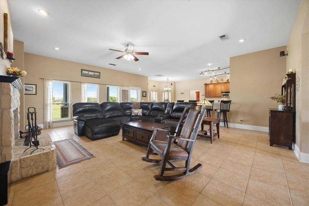 250 County Road 1006, Wolfe City, TX 75496 250 County Road 1006, Wolfe City, TX 75496