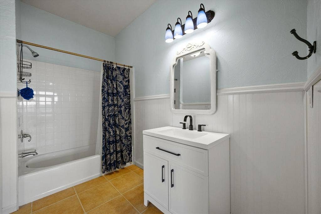 250 County Road 1006, Wolfe City, TX 75496 250 County Road 1006, Wolfe City, TX 75496