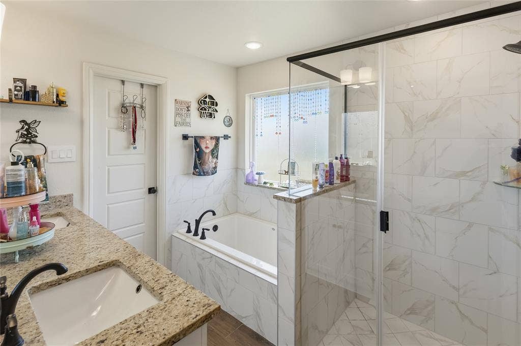 232 Yawney Drive, Lipan, TX 76462