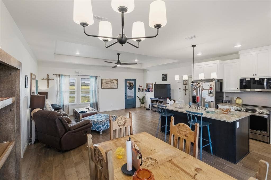 232 Yawney Drive, Lipan, TX 76462