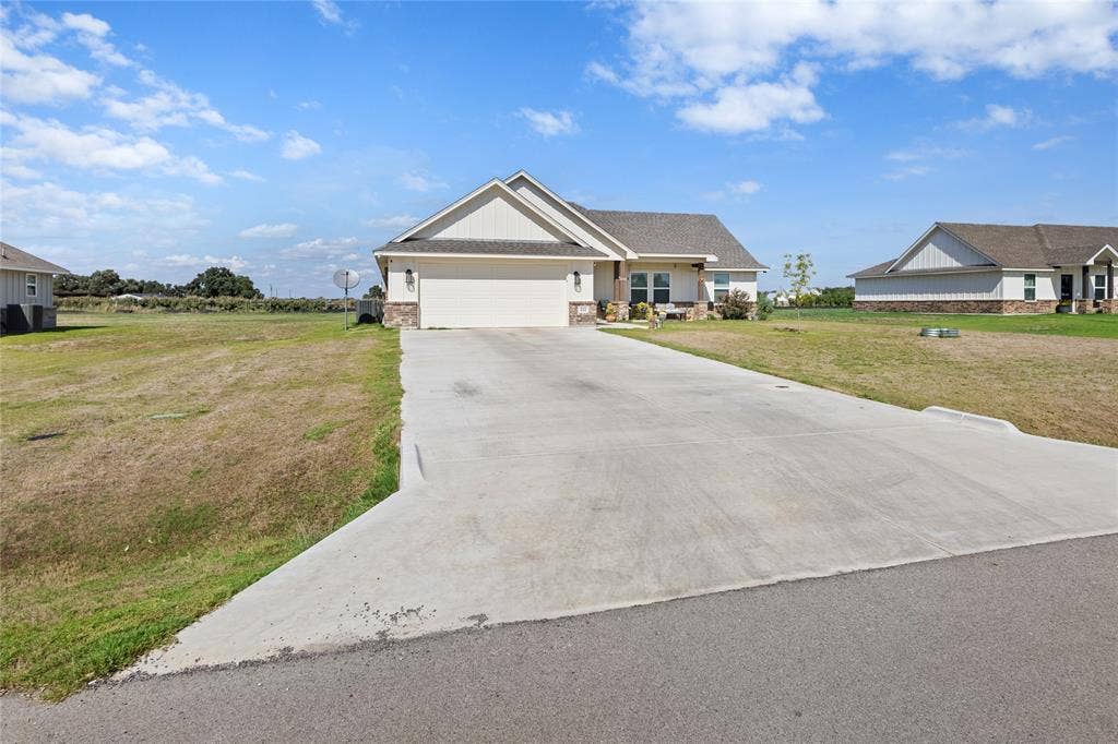 232 Yawney Drive, Lipan, TX 76462