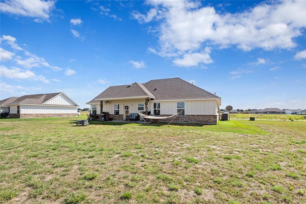 232 Yawney Drive, Lipan, TX 76462