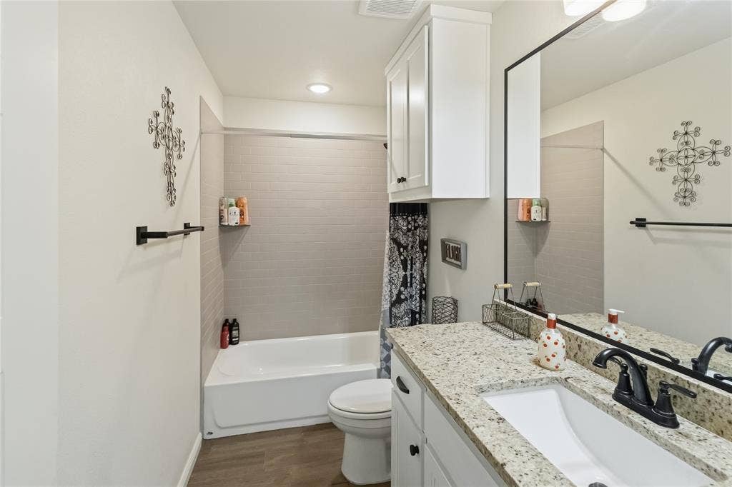 232 Yawney Drive, Lipan, TX 76462