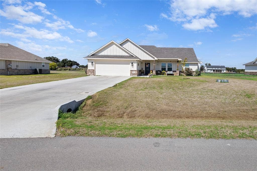 232 Yawney Drive, Lipan, TX 76462