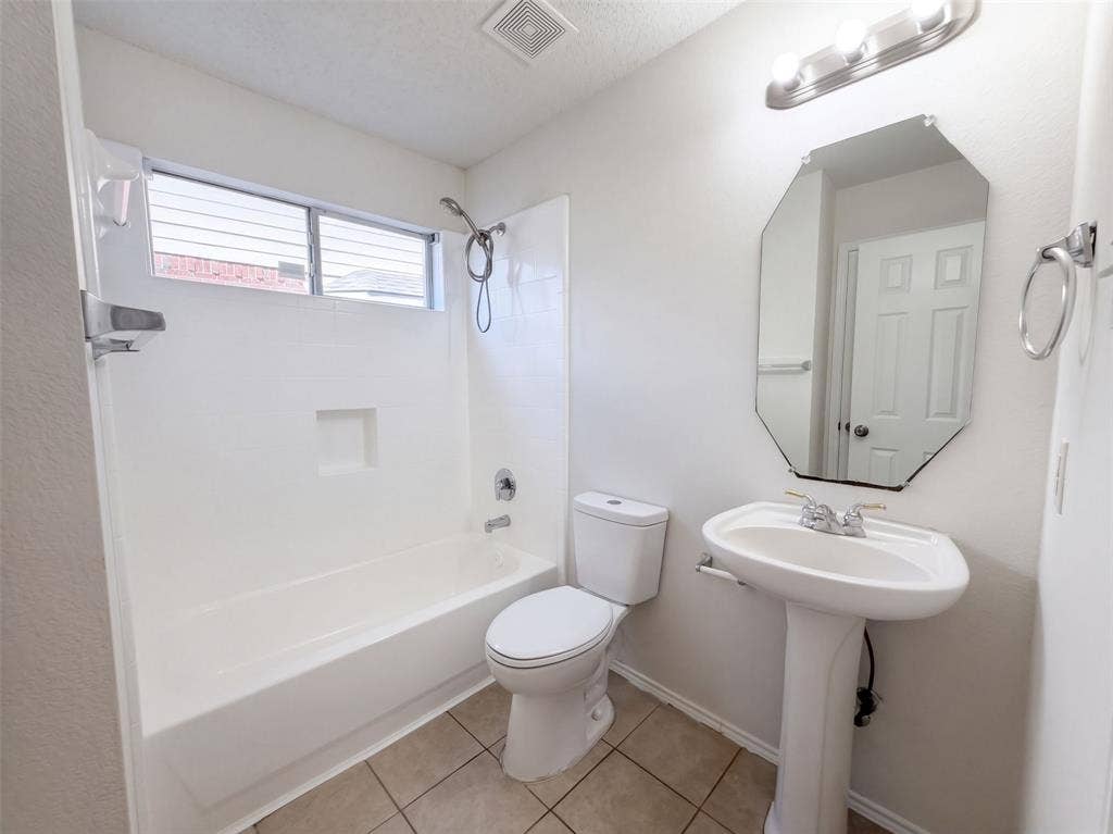 441 Trinity Drive, Allen, TX 75002 441 Trinity Drive, Allen, TX 75002