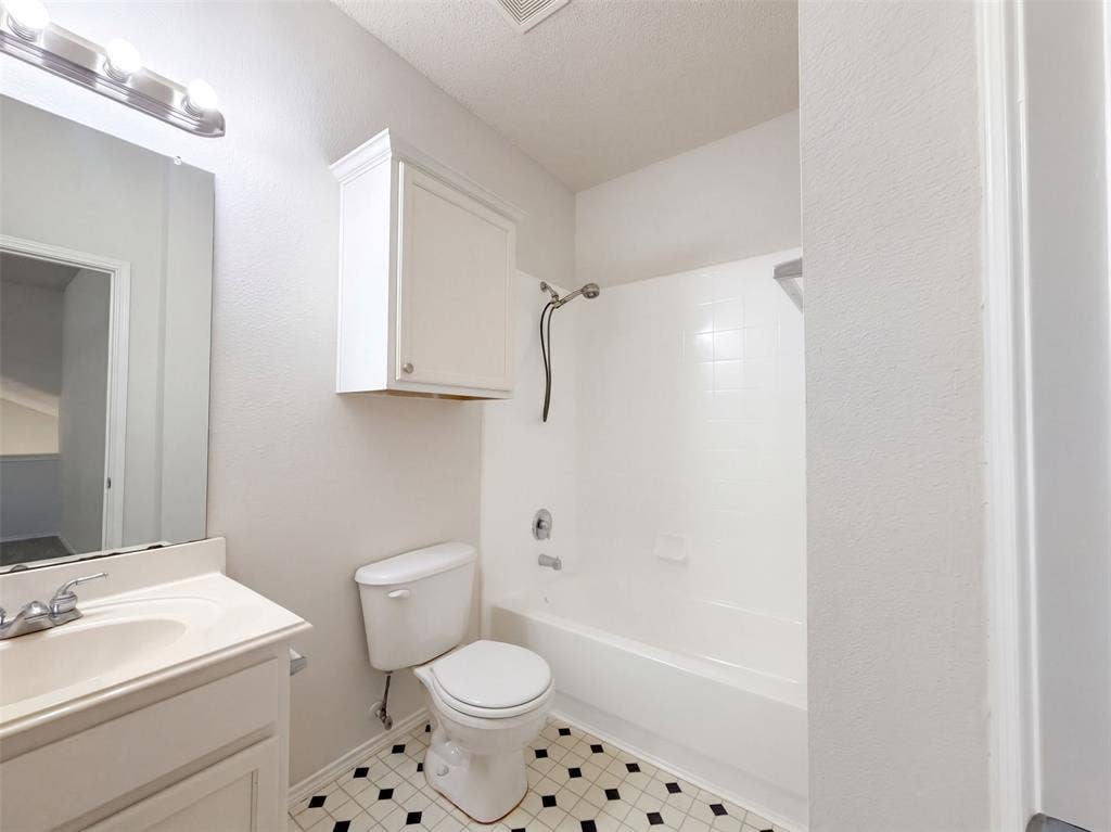 441 Trinity Drive, Allen, TX 75002 441 Trinity Drive, Allen, TX 75002