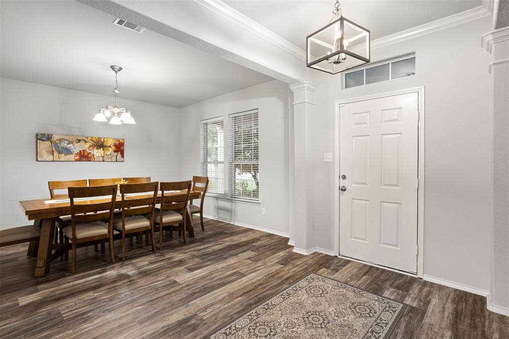 2707 Juniper Drive, Glenn Heights, TX 75154 Spacious dining area