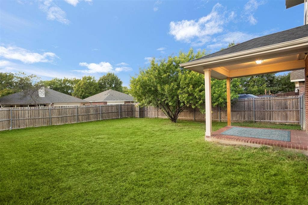 2707 Juniper Drive, Glenn Heights, TX 75154 Large backyard with tons of room for activities!