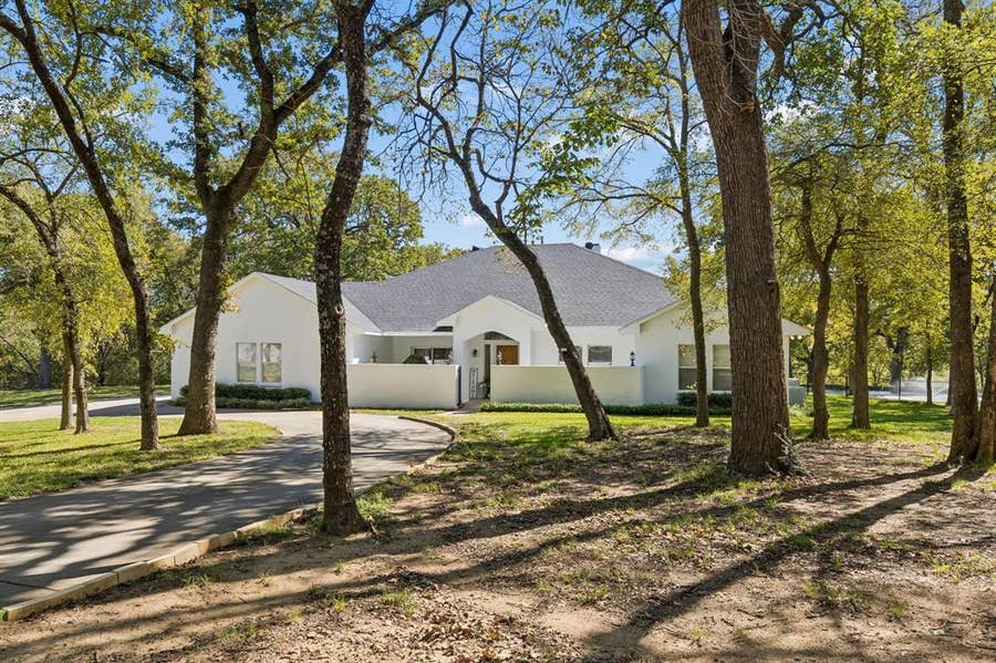 Property photo for 951 Oak Hill Court, Cross Roads, TX