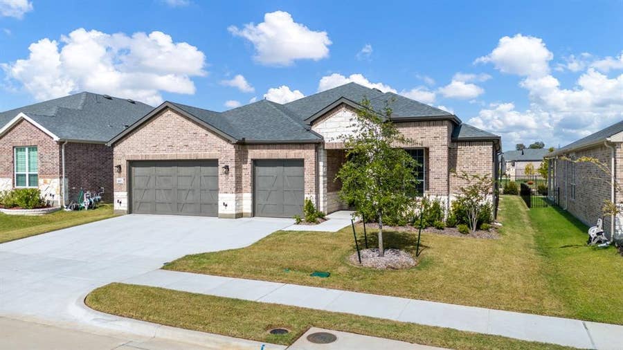 Property photo for 417 Raven Ridge Drive, McKinney, TX