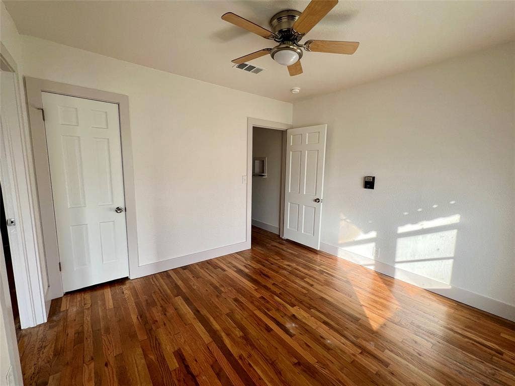 909 Hallum Street, River Oaks, TX 76114