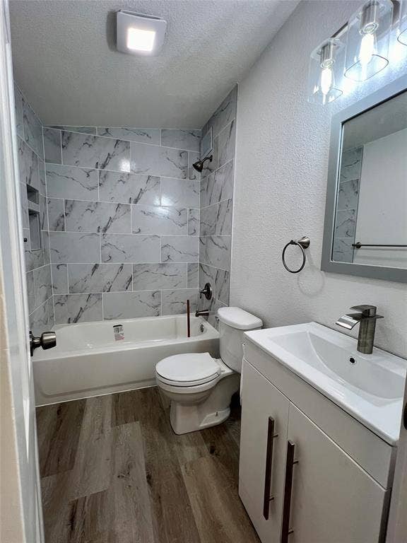 909 Hallum Street, River Oaks, TX 76114