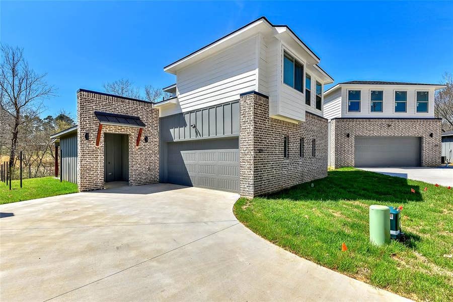 Property photo for 3260 W Crawford Street, #602, Denison, TX