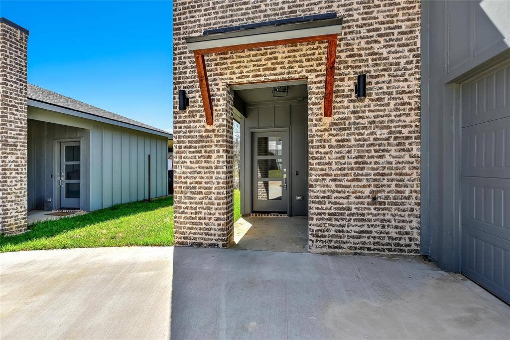 3260 W Crawford Street, #602, Denison, TX 75020