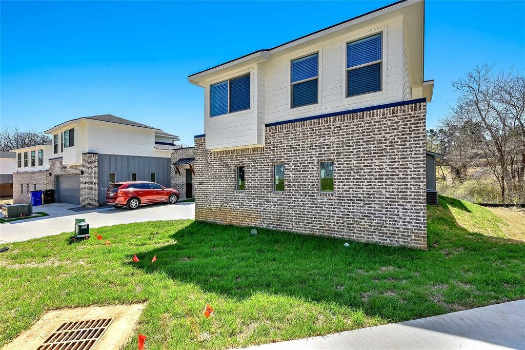 3260 W Crawford Street, #602, Denison, TX 75020