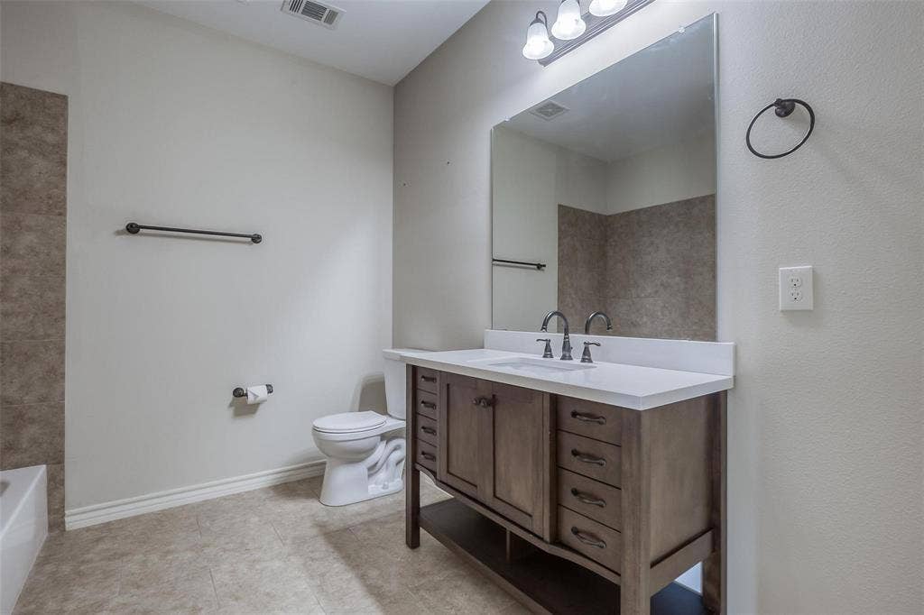 106 Eagle Meadow, Brock, TX 76087